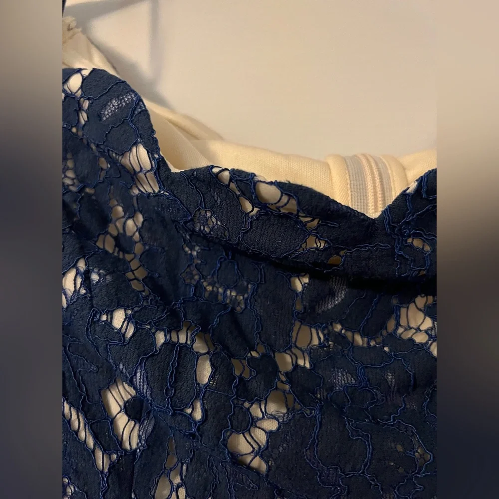 Host Pick!! EUC Altar’d State scalloped navy blue lace dress - Picture 6 of 6